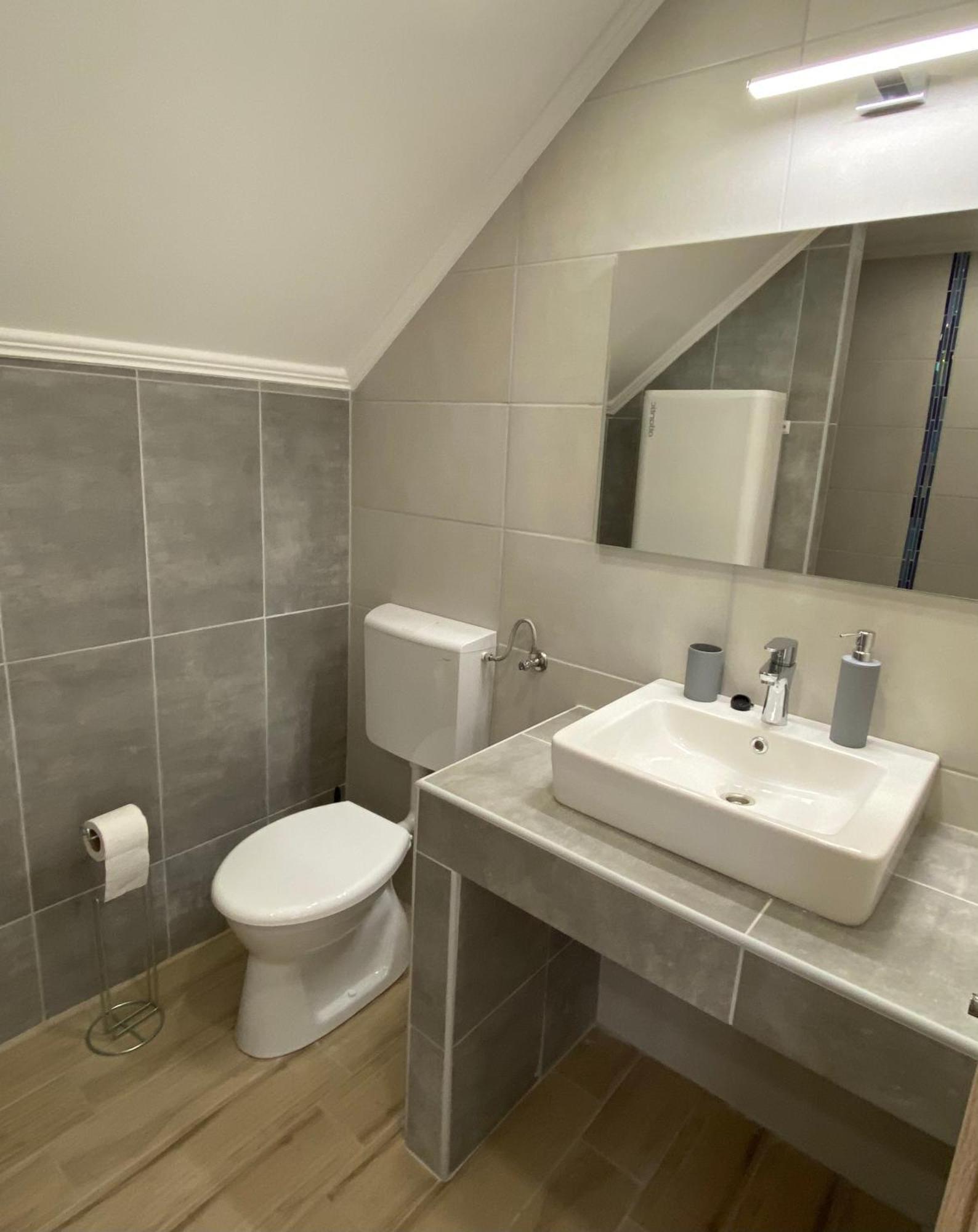 Bike & Fun Apartments - Balatonakarattya Room photo